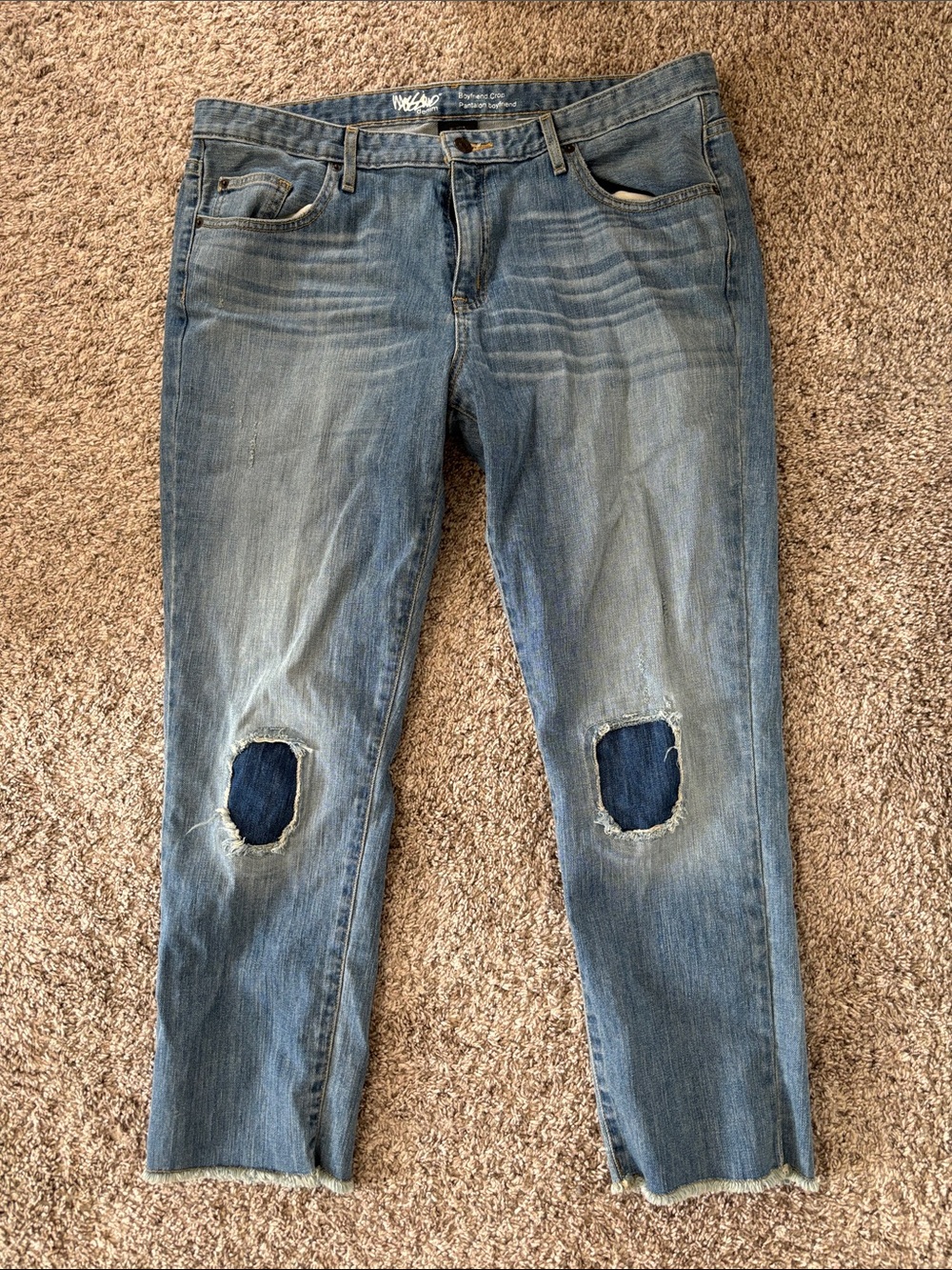 Mossimo boyfriend crop Distressed Blue Knee-Rip Jeans